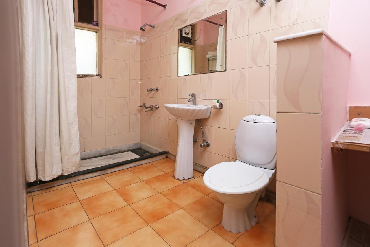 גורגאון Oyo Near Mg Road Near Aravali Biodiversity Park מראה חיצוני תמונה
