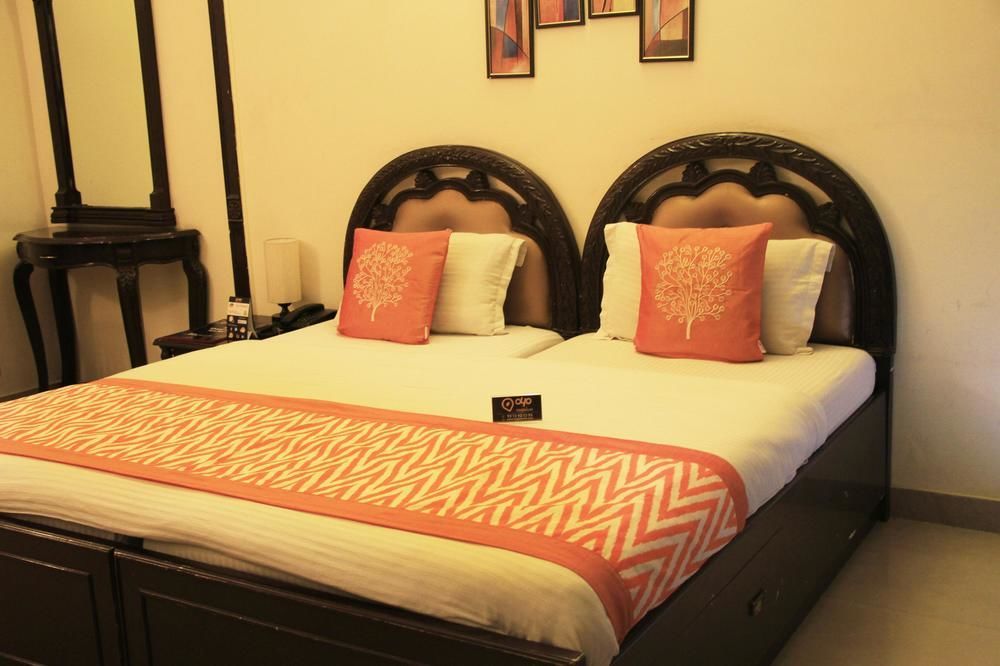 גורגאון Oyo Near Mg Road Near Aravali Biodiversity Park מראה חיצוני תמונה